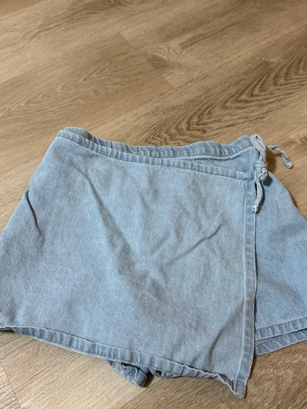 Old Navy Light Blue Denim Skort Size (10/12 in Girls)